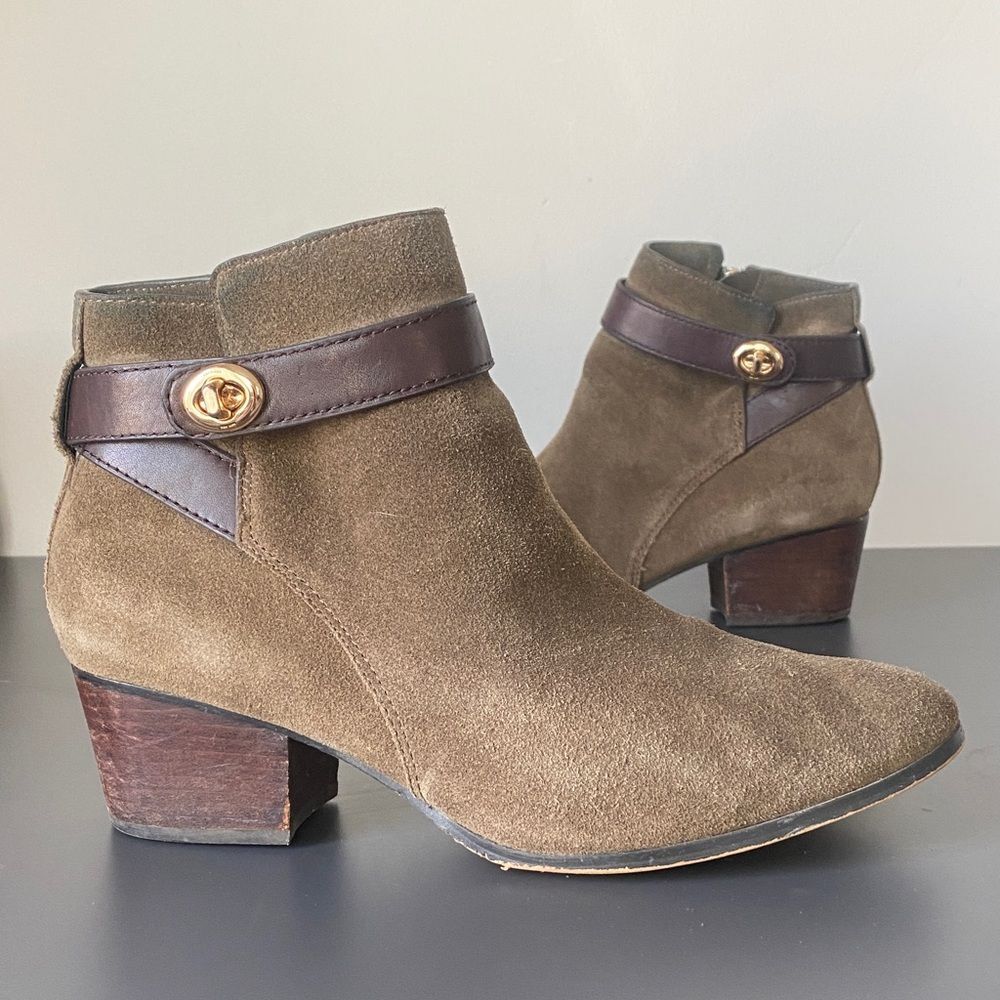 VTG Coach Olive Green Suede Ankle Boots Sz 8 Leather Strap Gold Tone Turn Key